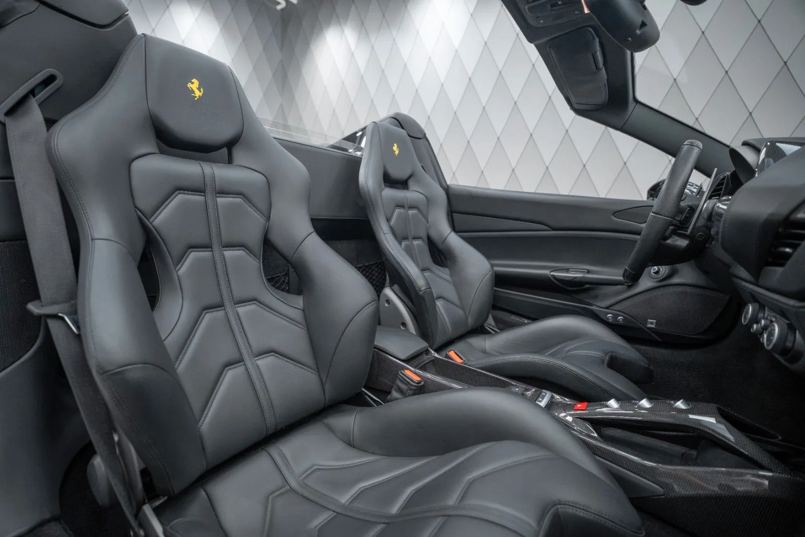 2017 Ferrari 488 Spider, 16/27