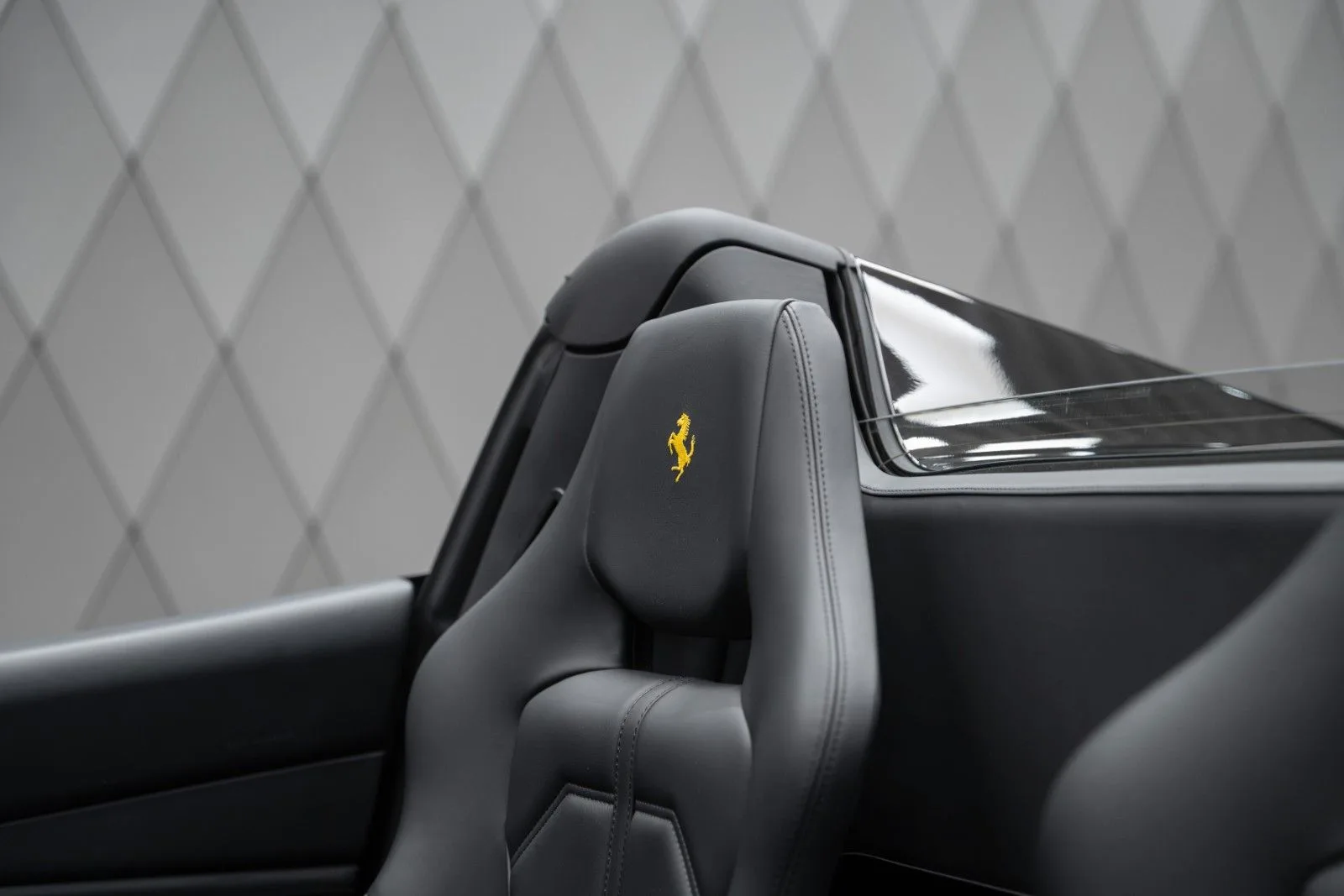 2017 Ferrari 488 Spider, 22/27