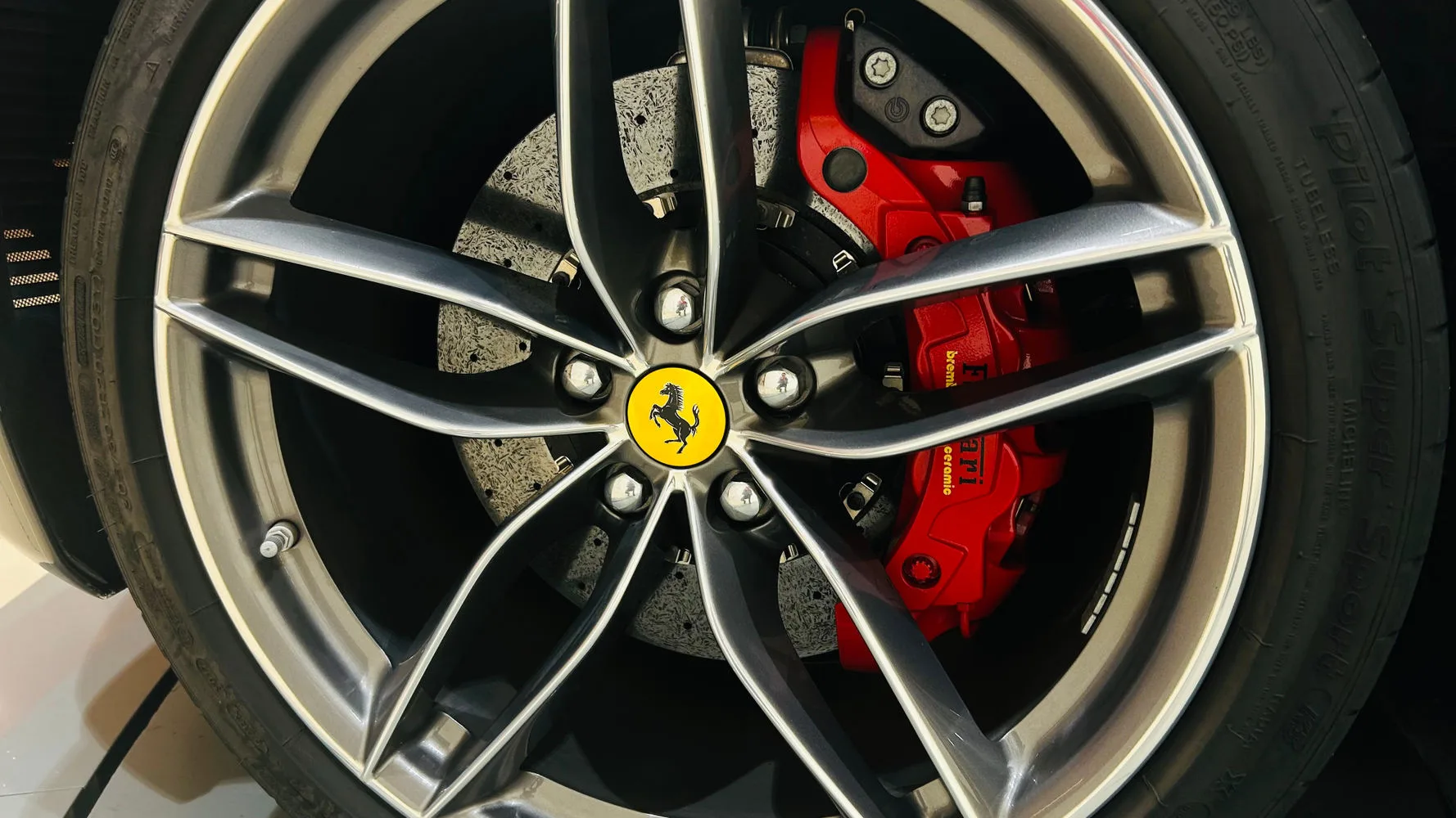 2017 Ferrari 488 Spider, 9/30