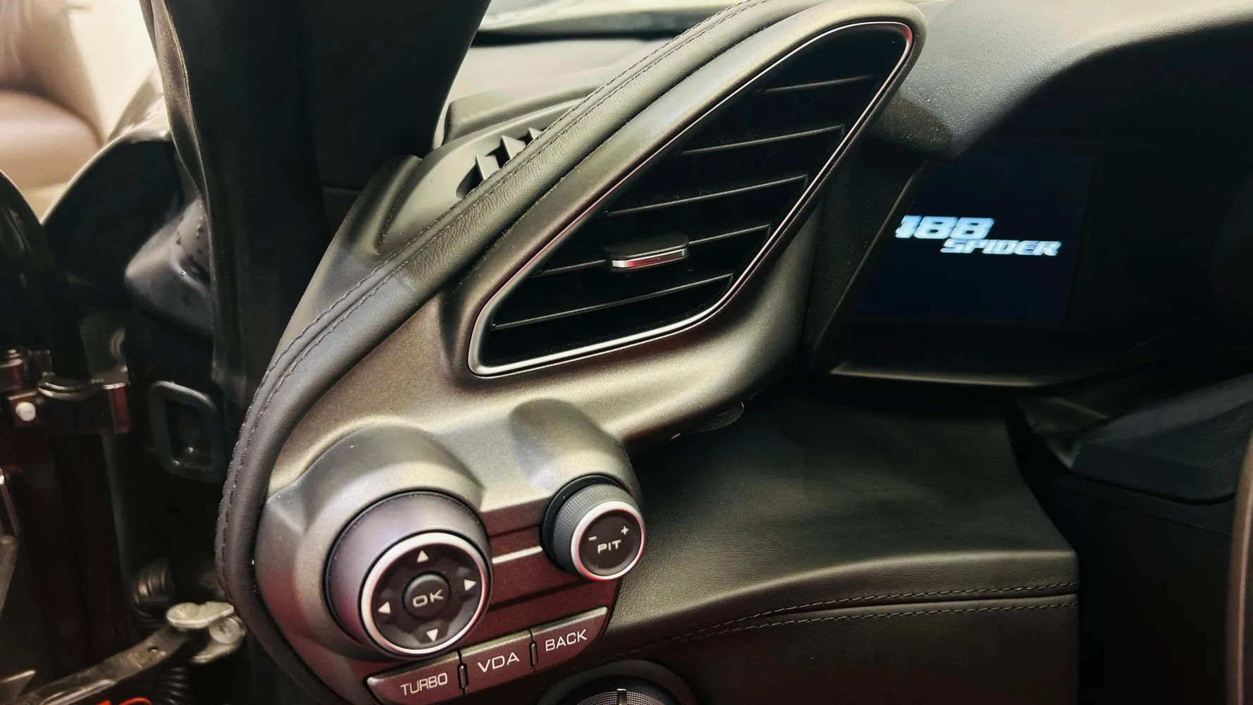 2017 Ferrari 488 Spider, 18/30