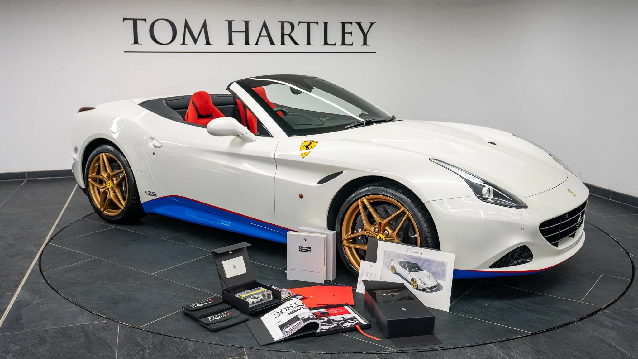 2017 Ferrari California T proposée par un concessionnaire spécialisé à Swadlincote, Royaume-Uni, photo principale