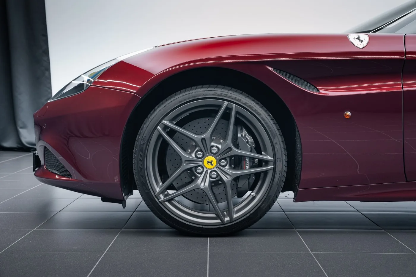 2017 Ferrari California T proposée par un concessionnaire spécialisé à Putzbrunn, Allemagne, photo 5 sur 15