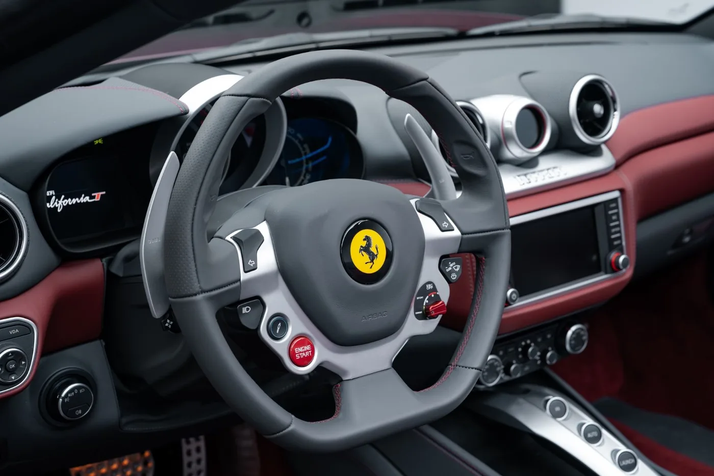 2017 Ferrari California T proposée par un concessionnaire spécialisé à Putzbrunn, Allemagne, photo 6 sur 15