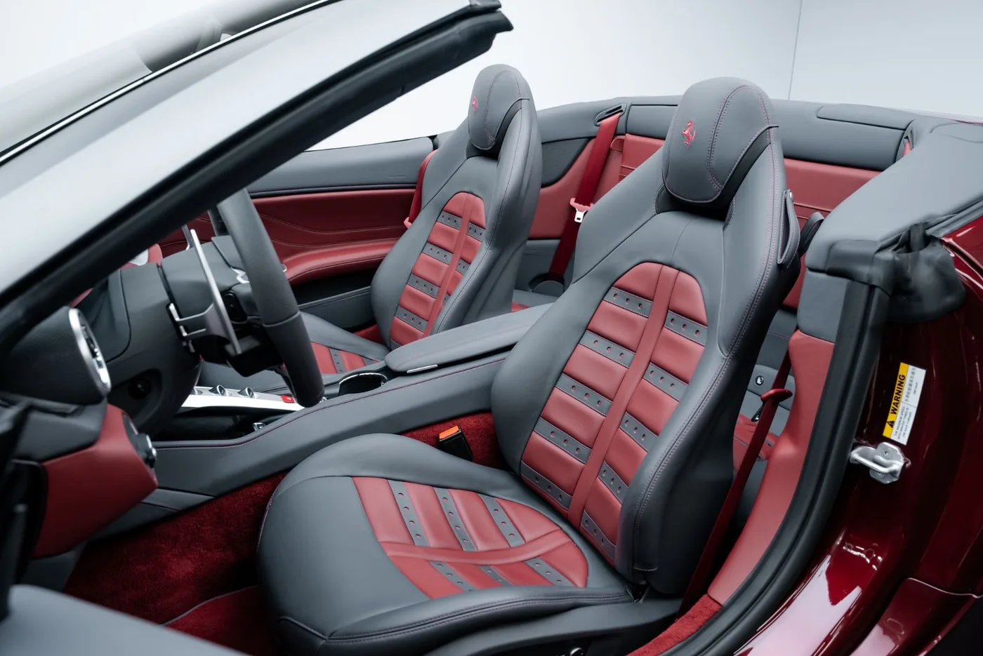 2017 Ferrari California T proposée par un concessionnaire spécialisé à Putzbrunn, Allemagne, photo 7 sur 15