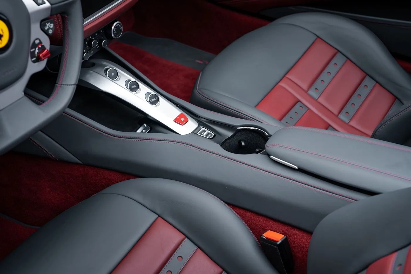 2017 Ferrari California T proposée par un concessionnaire spécialisé à Putzbrunn, Allemagne, photo 14 sur 15