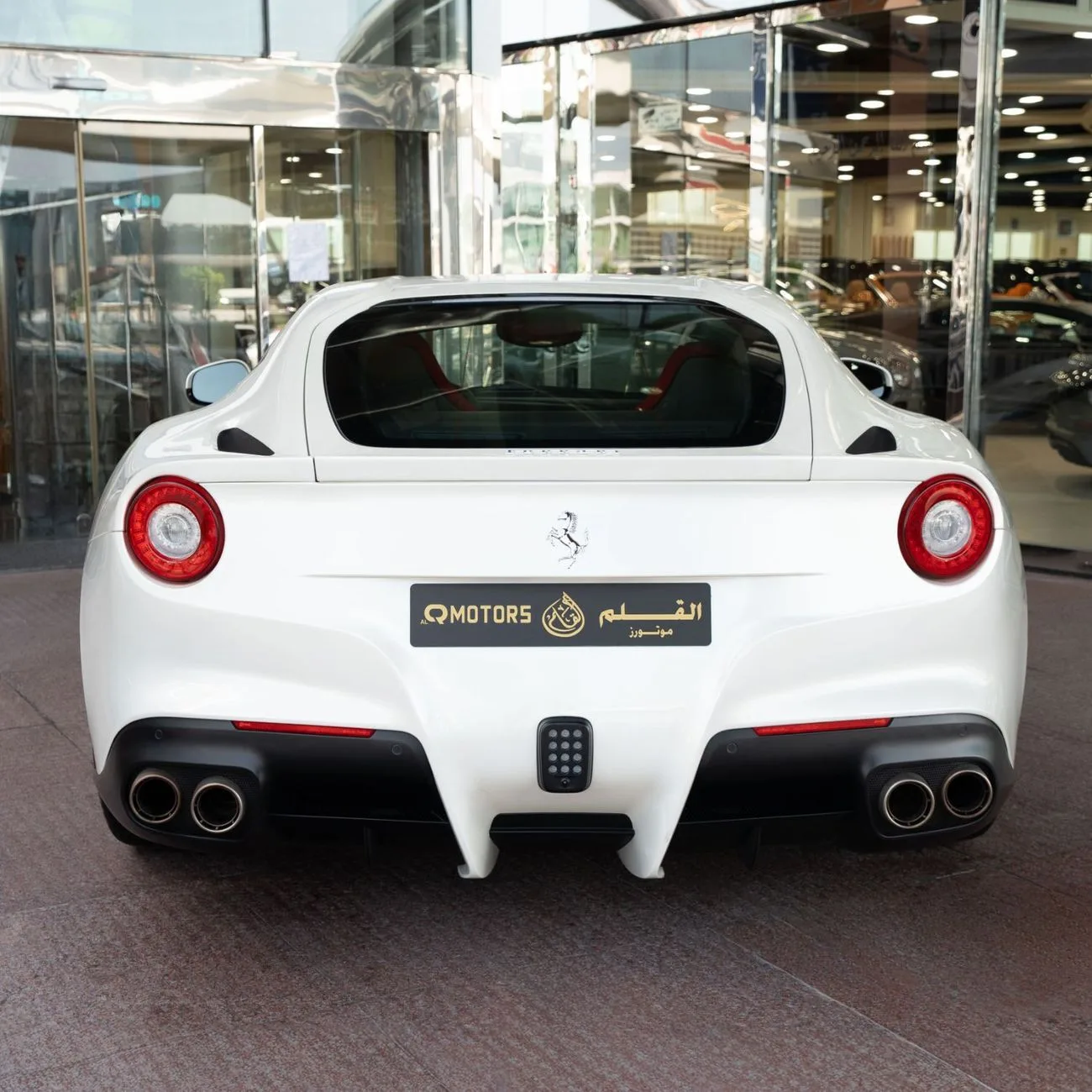 2017 Ferrari F12berlinetta angeboten von einem Fachhändler in Dubai, Vereinigte Arabische Emirate, Foto 2 von 16