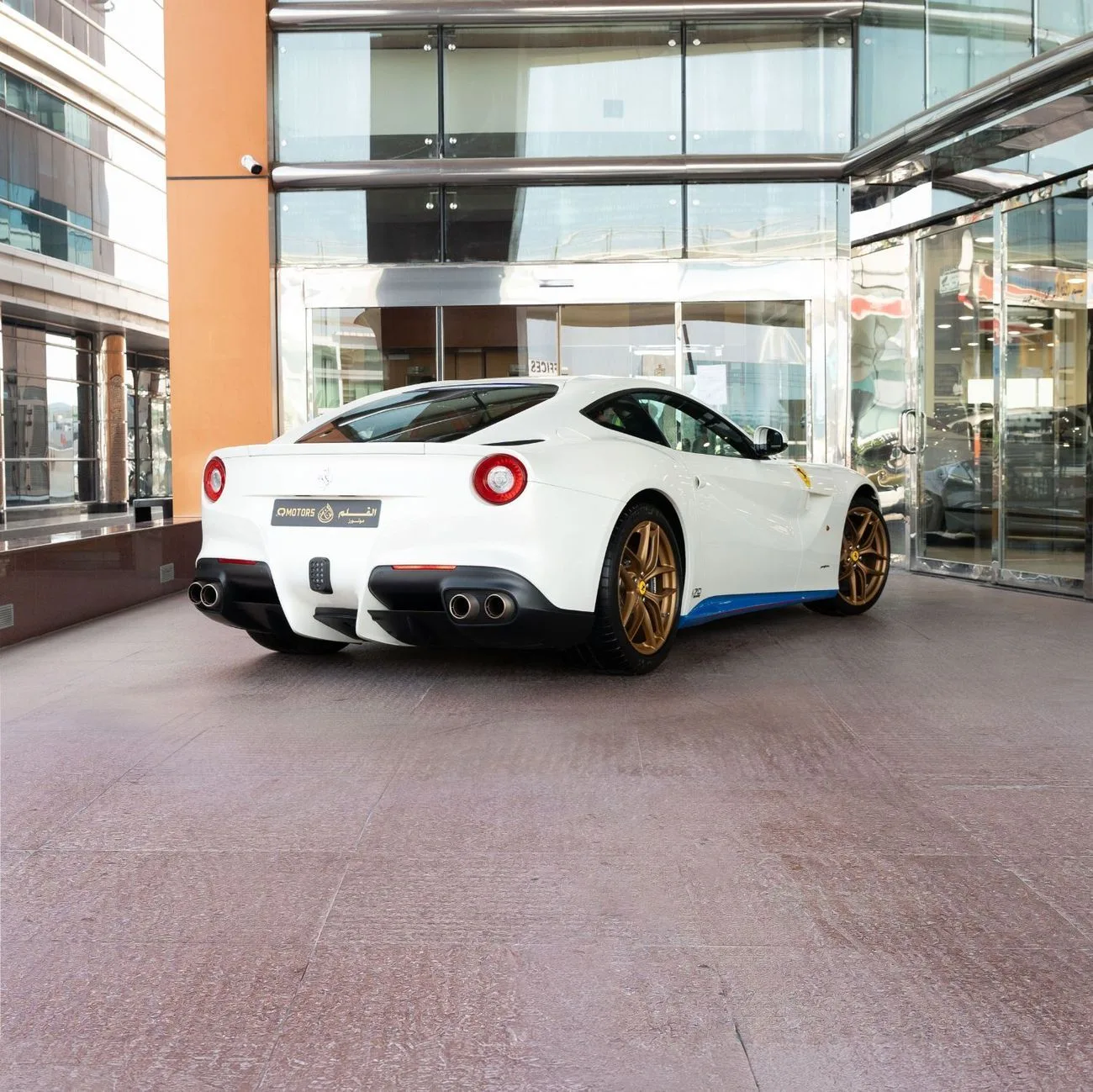 2017 Ferrari F12berlinetta angeboten von einem Fachhändler in Dubai, Vereinigte Arabische Emirate, Foto 5 von 16