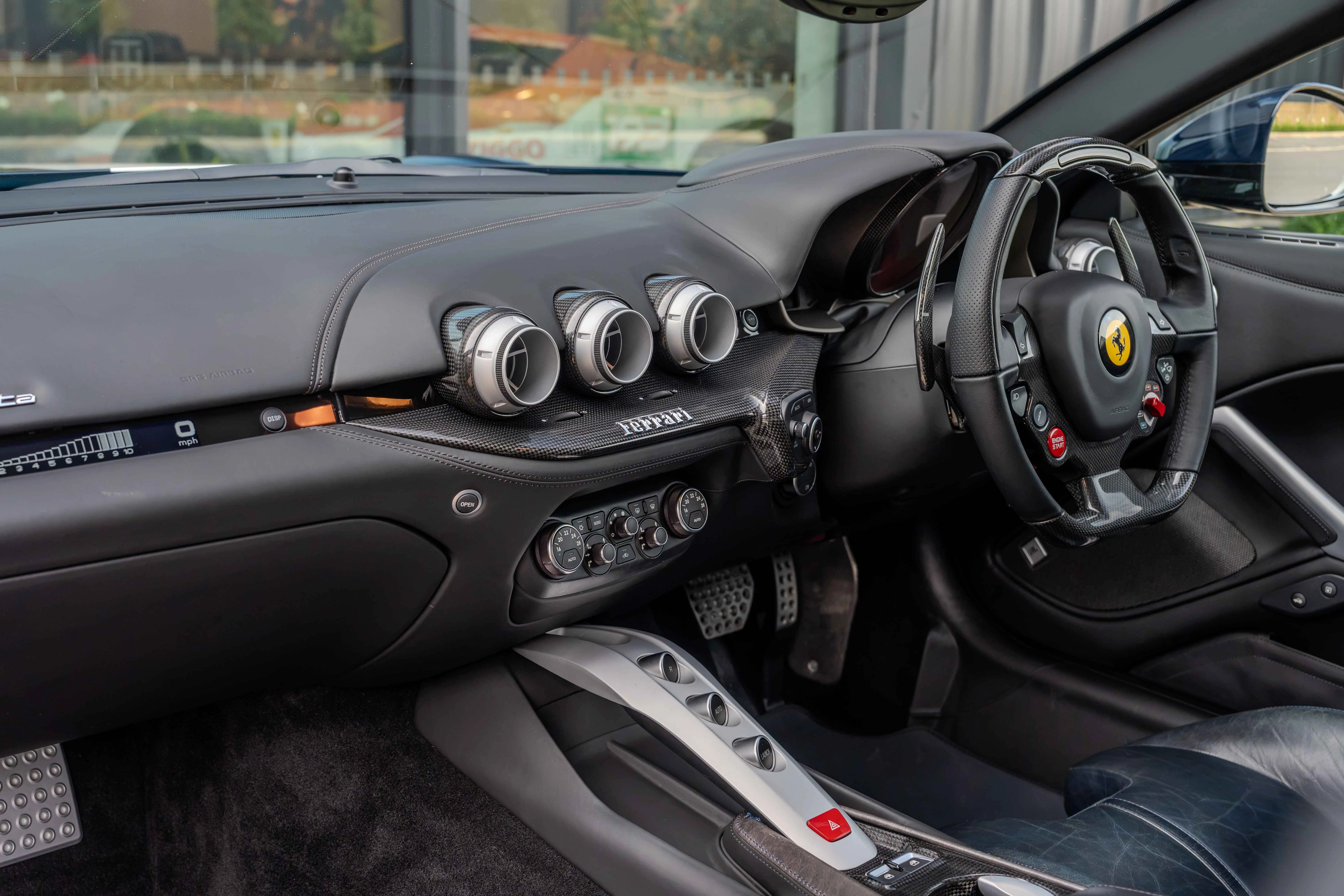 2017 Ferrari F12berlinetta 70th Anniversary, 14/30