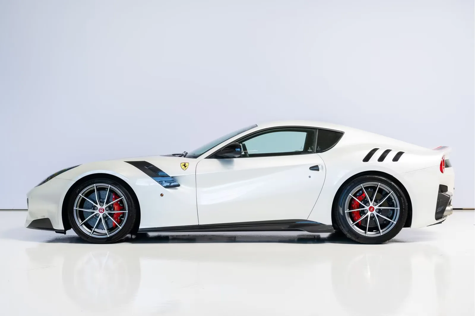2017 Ferrari F12tdf, 3/25