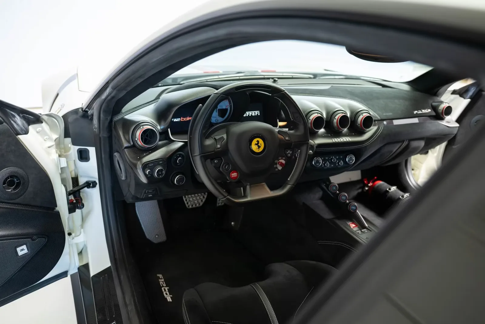2017 Ferrari F12tdf, 10/25