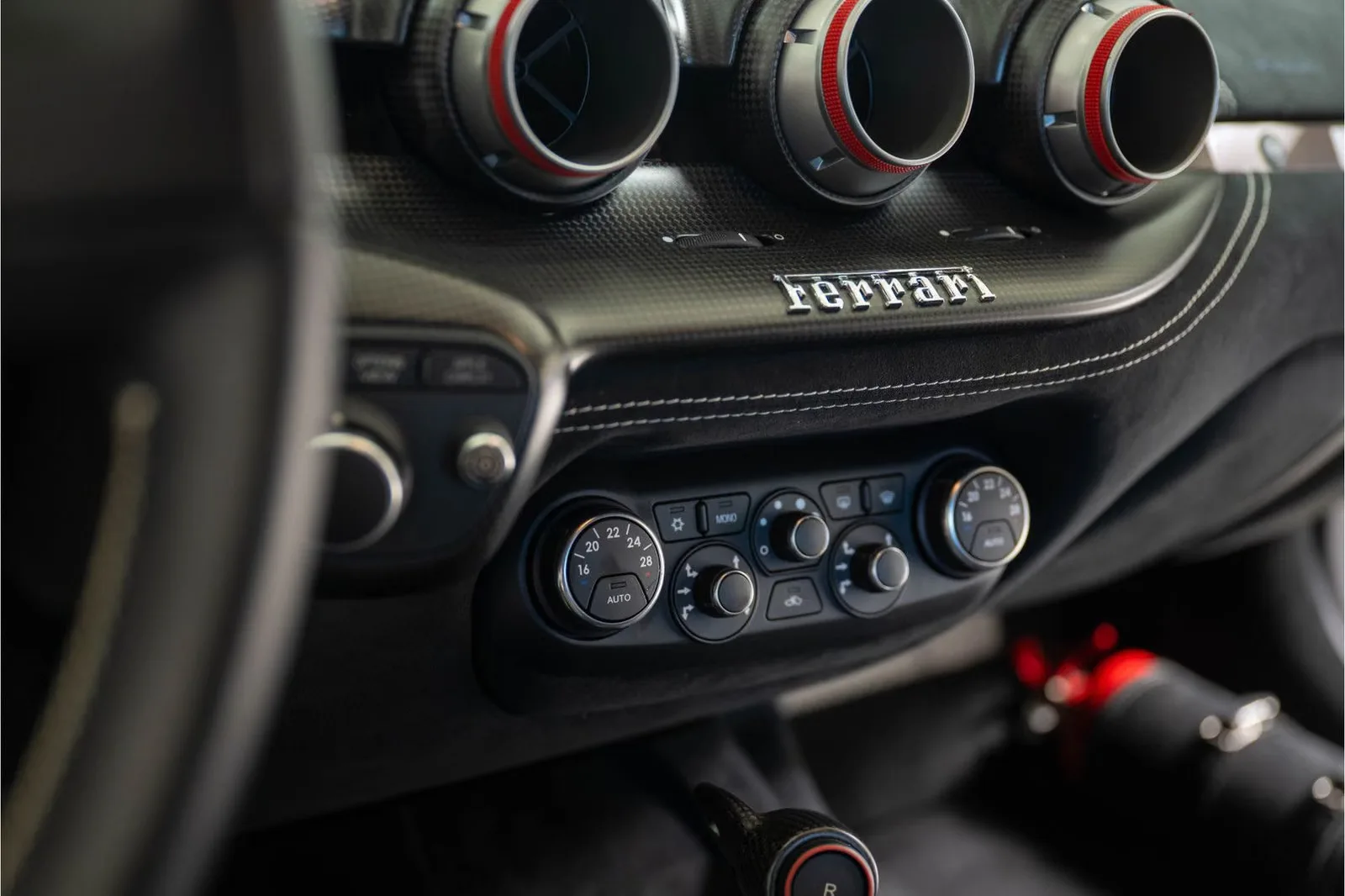 2017 Ferrari F12tdf, 22/25