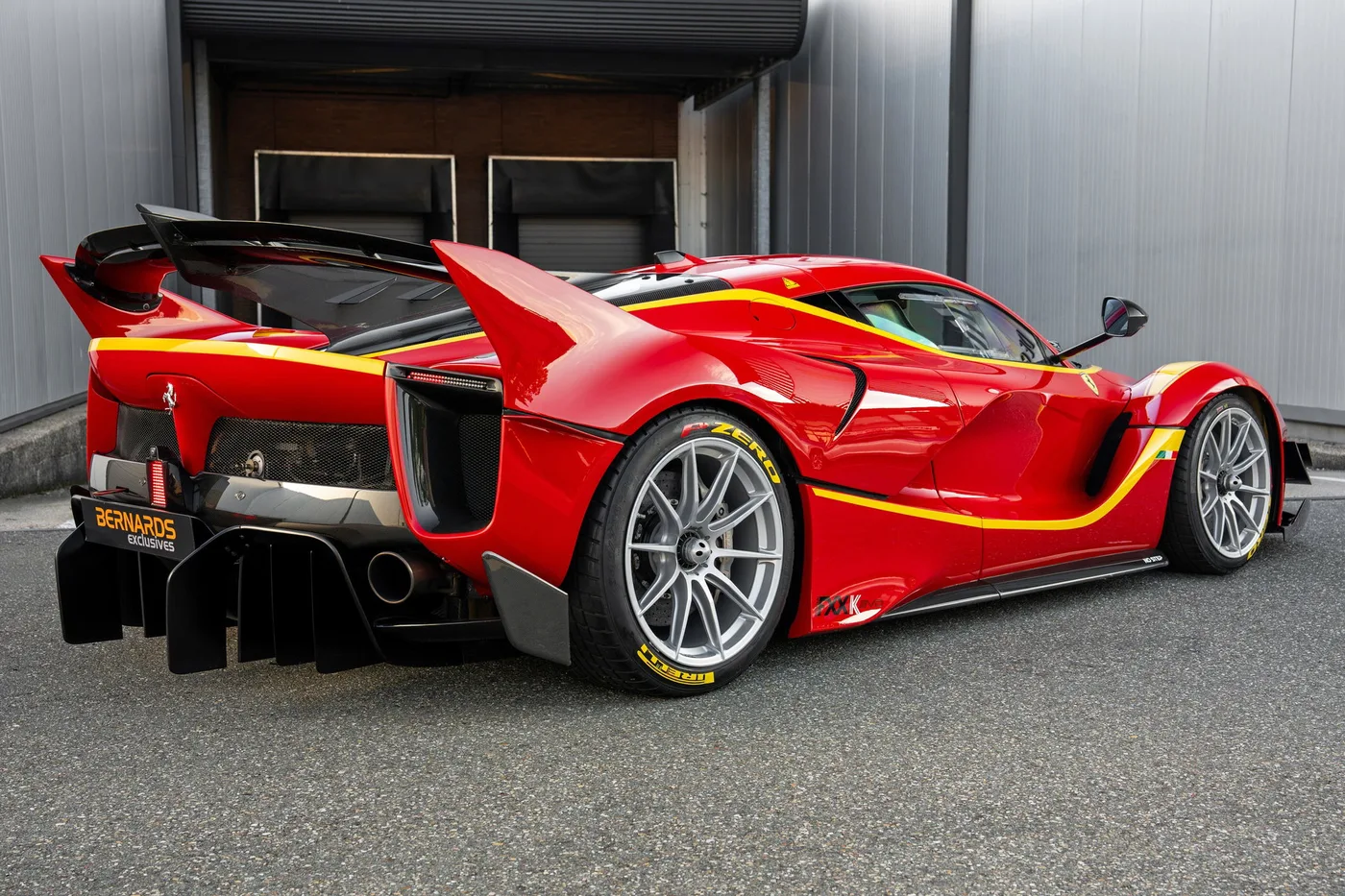 2017 Ferrari FXX K Evo angeboten von einem Supersportwagenhändler in Woerden, Niederlande, Foto 2 von 25
