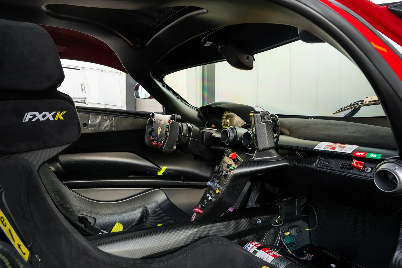 2017 Ferrari FXX K Evo angeboten von einem Supersportwagenhändler in Woerden, Niederlande, Foto 5 von 25