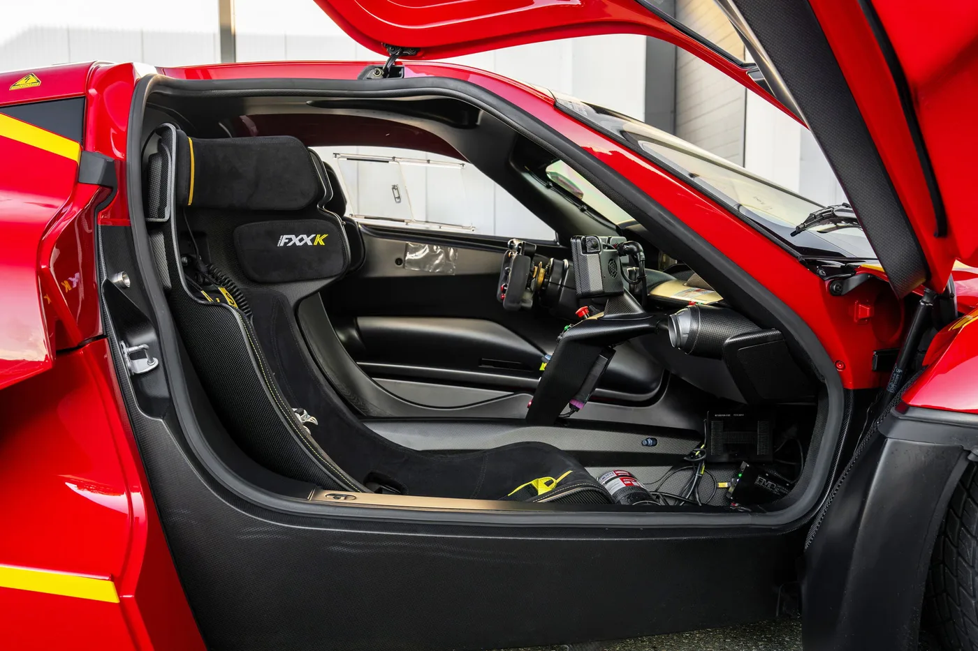 2017 Ferrari FXX K Evo angeboten von einem Supersportwagenhändler in Woerden, Niederlande, Foto 18 von 25