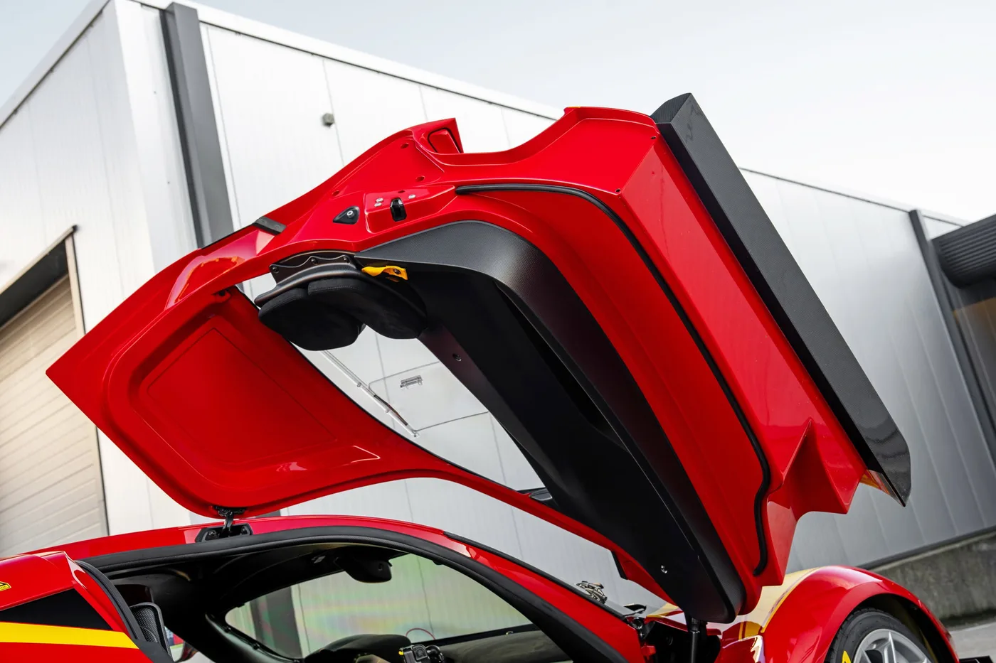 2017 Ferrari FXX K Evo angeboten von einem Supersportwagenhändler in Woerden, Niederlande, Foto 20 von 25