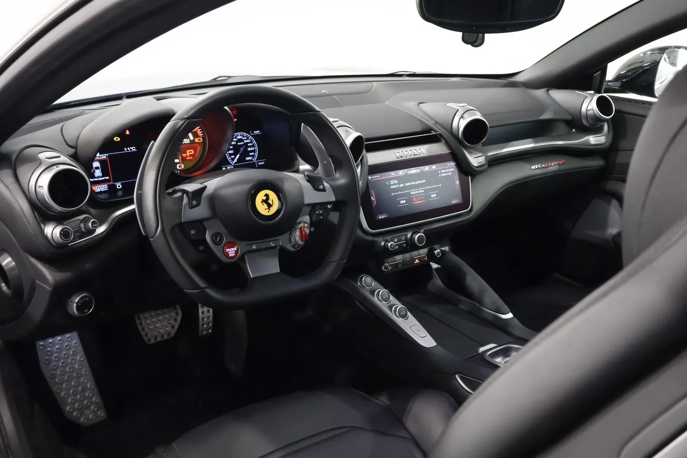 2017 Ferrari GTC4Lusso offered by a supercar dealer in Zibido San Giacomo, Italy, photo 8 of 22