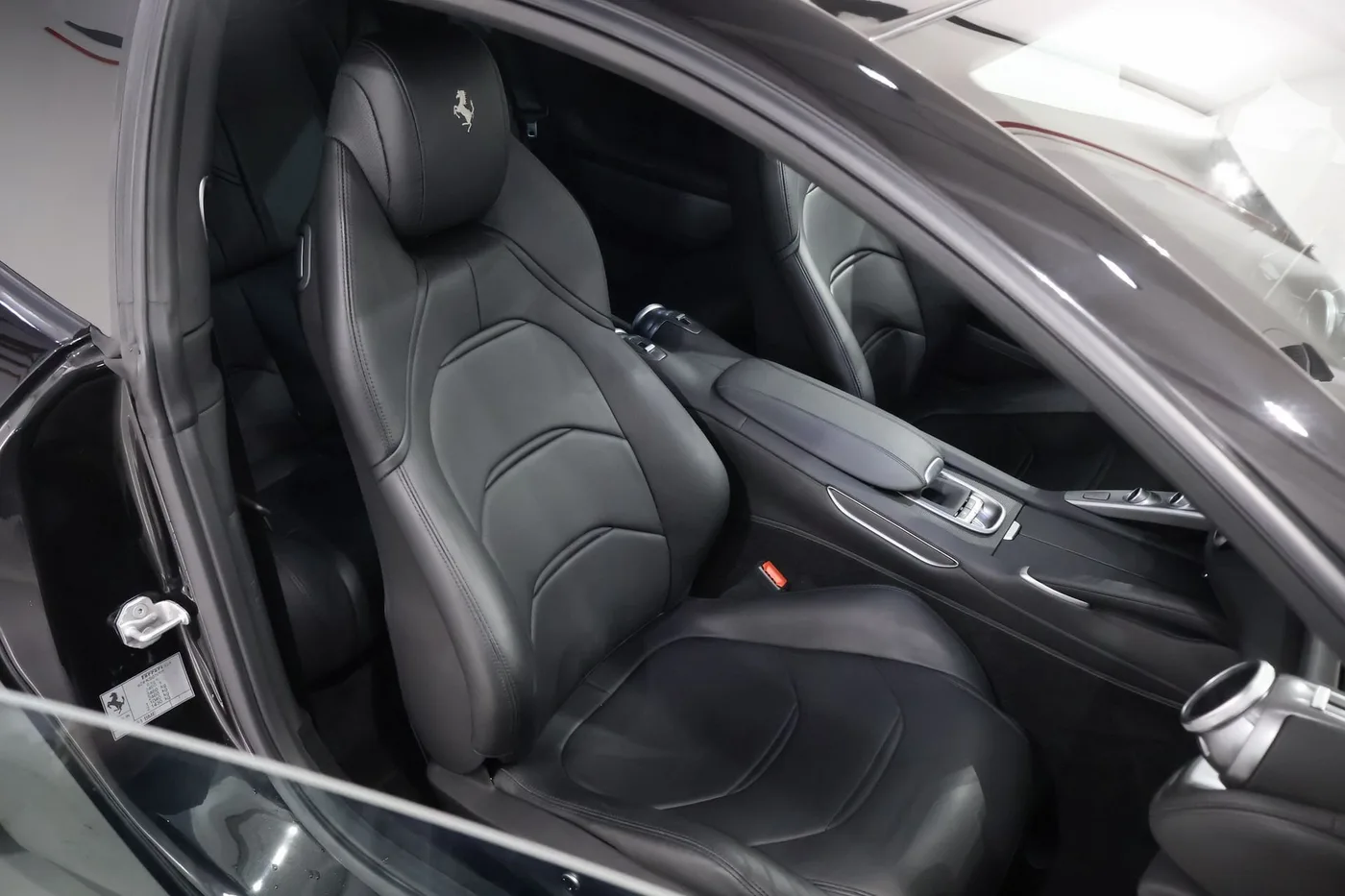 2017 Ferrari GTC4Lusso offered by a supercar dealer in Zibido San Giacomo, Italy, photo 9 of 22