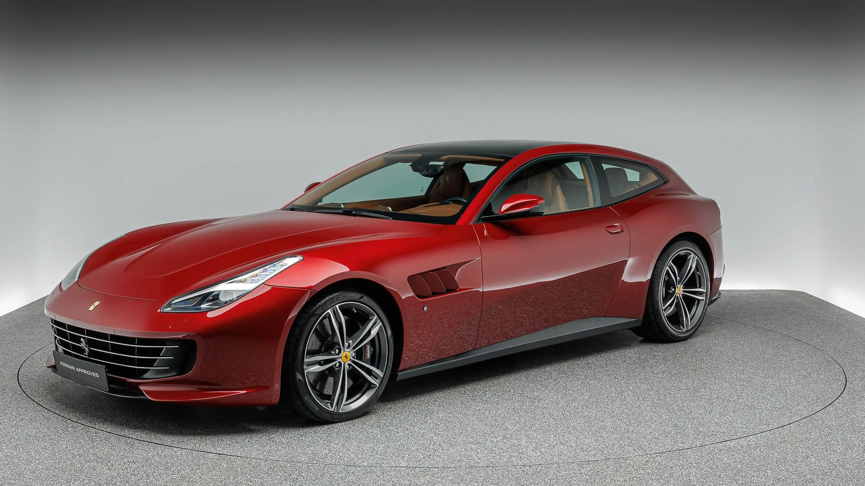 2017 Ferrari GTC4Lusso angeboten von einem Fachhändler in Böblingen, Deutschland, Hauptfoto