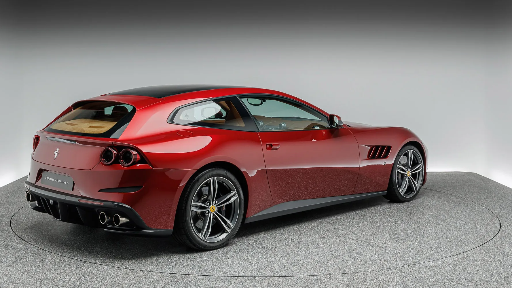 2017 Ferrari GTC4Lusso, 3/18