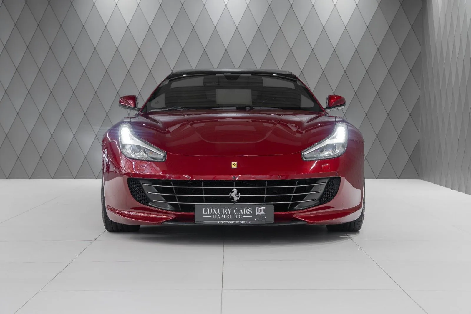 2017 Ferrari GTC4Lusso, 2/29