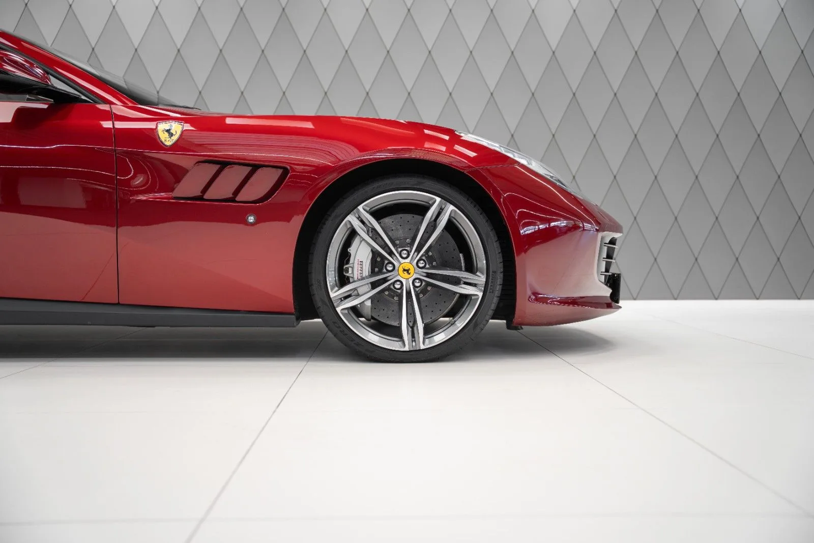 2017 Ferrari GTC4Lusso, 7/29