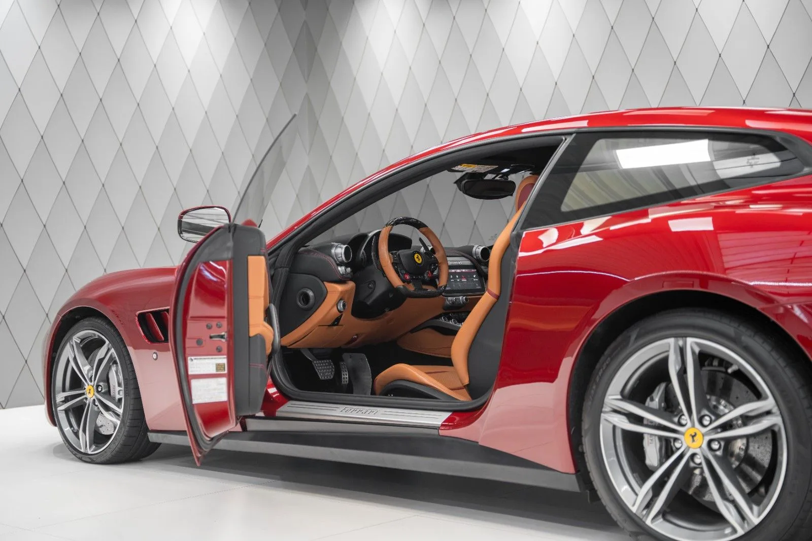 2017 Ferrari GTC4Lusso, 11/29