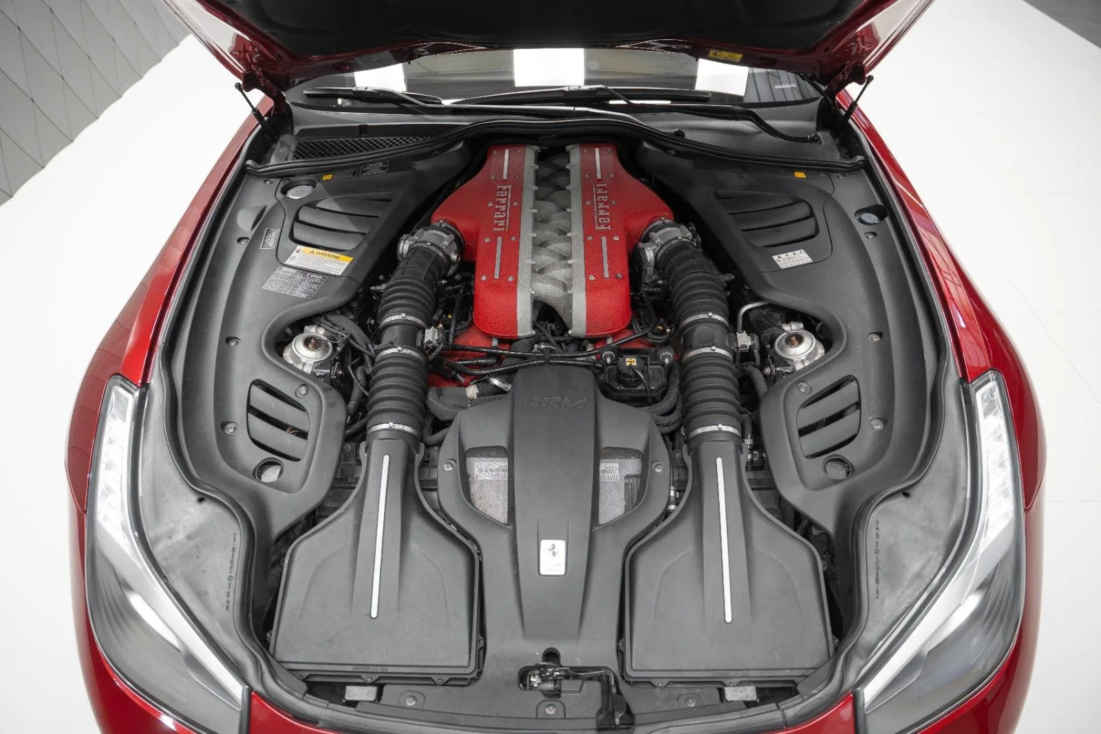 2017 Ferrari GTC4Lusso, 27/29