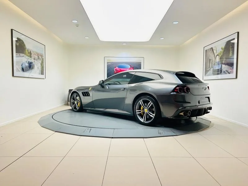 2017 Ferrari GTC4Lusso, 8/20
