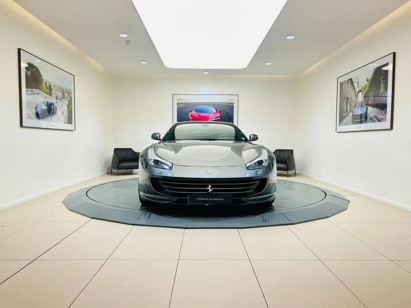 2017 Ferrari GTC4Lusso, 11/20