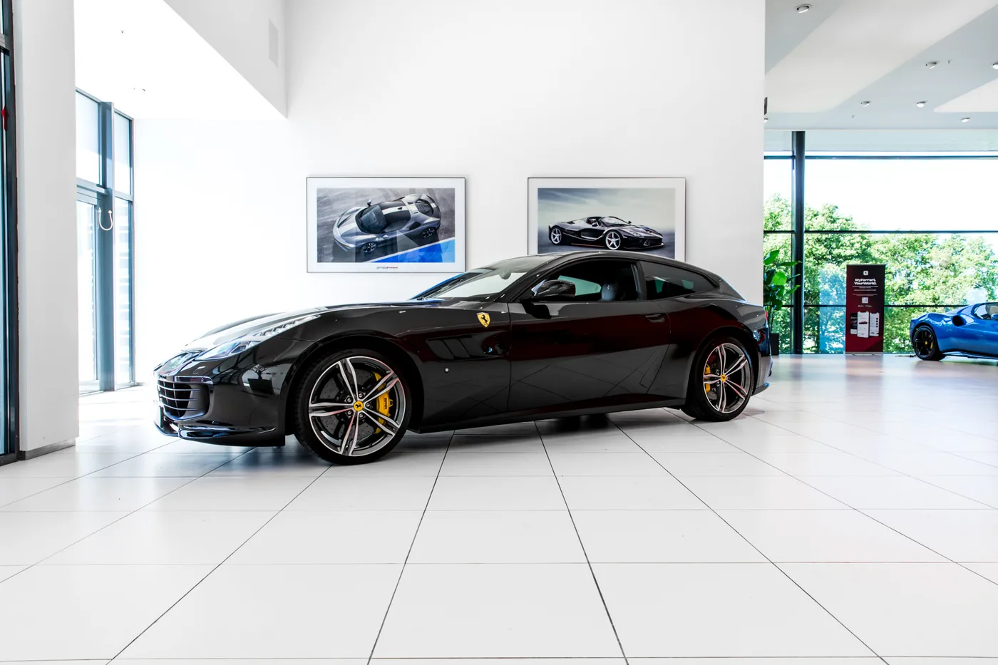 2017 Ferrari GTC4Lusso offered by a specialist dealer in Hengelo, Netherlands, photo 2 of 15