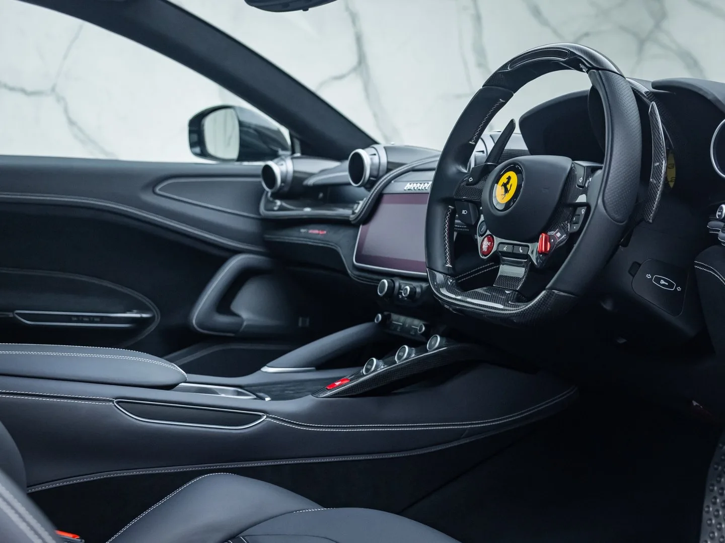 2017 Ferrari GTC4Lusso V12, 2/30