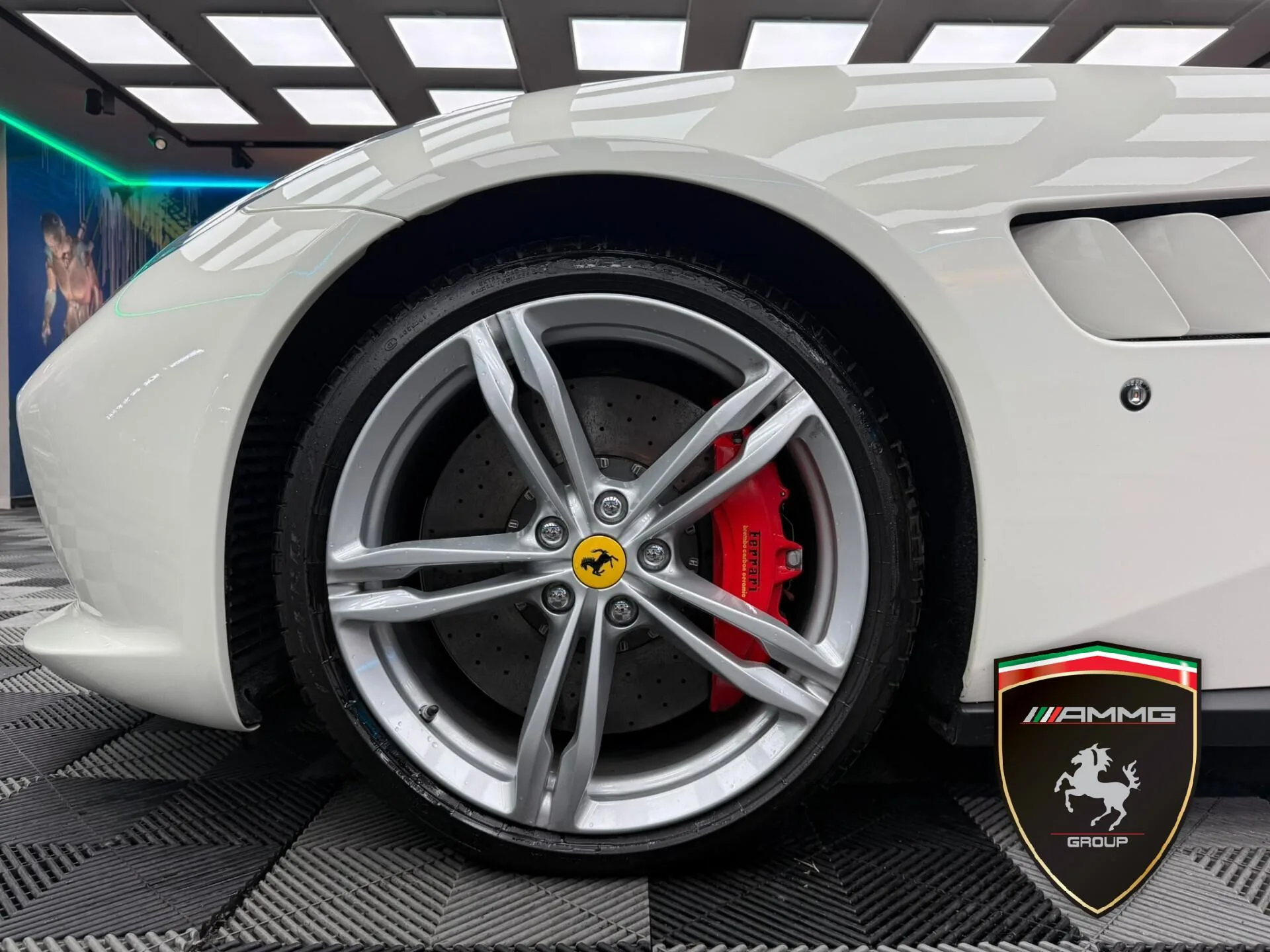 2017 Ferrari GTC4Lusso T, 8/15