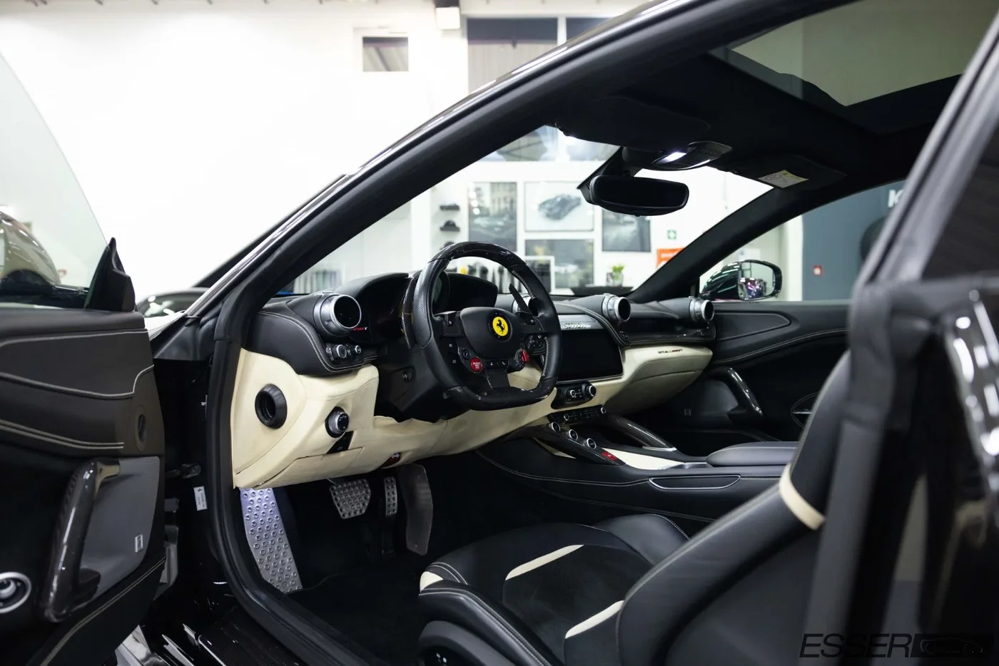 2017 Ferrari GTC4Lusso T angeboten von einem Fachhändler in Alsdorf, Deutschland, Foto 8 von 10