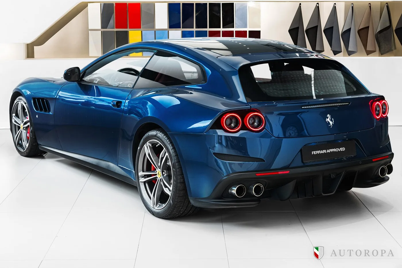 2017 Ferrari GTC4Lusso V12 offered by an official Ferrari and Maserati dealer in Arlöv, Sweden, photo 4 of 10