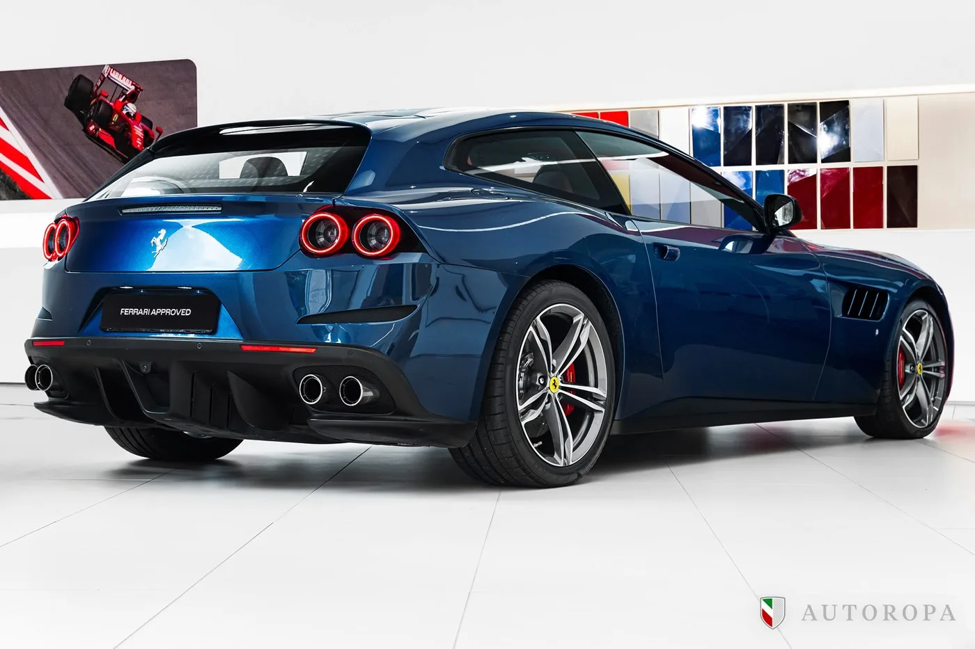 2017 Ferrari GTC4Lusso V12 offered by an official Ferrari and Maserati dealer in Arlöv, Sweden, photo 5 of 10