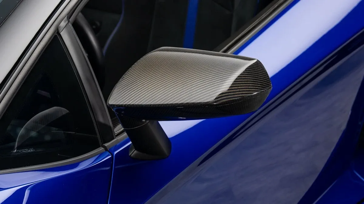 2017 Lamborghini Aventador SV Roadster LP 750-4 proposée par un concessionnaire spécialisé à Dubai, Émirats arabes unis, photo 8 sur 25