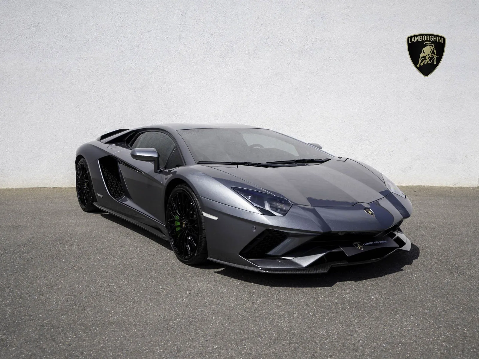 2017 Lamborghini Aventador S angeboten von einem Fachhändler in Singen, Deutschland, Hauptfoto
