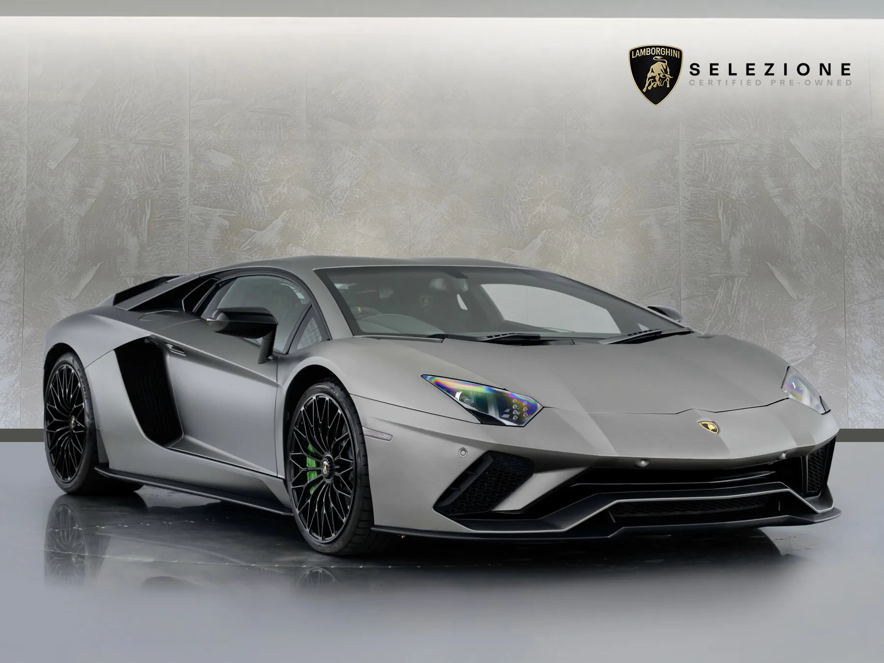 2017 Lamborghini Aventador S angeboten von einer Vertragshändlergruppe in Hatfield, Vereinigtes Königreich, Hauptfoto