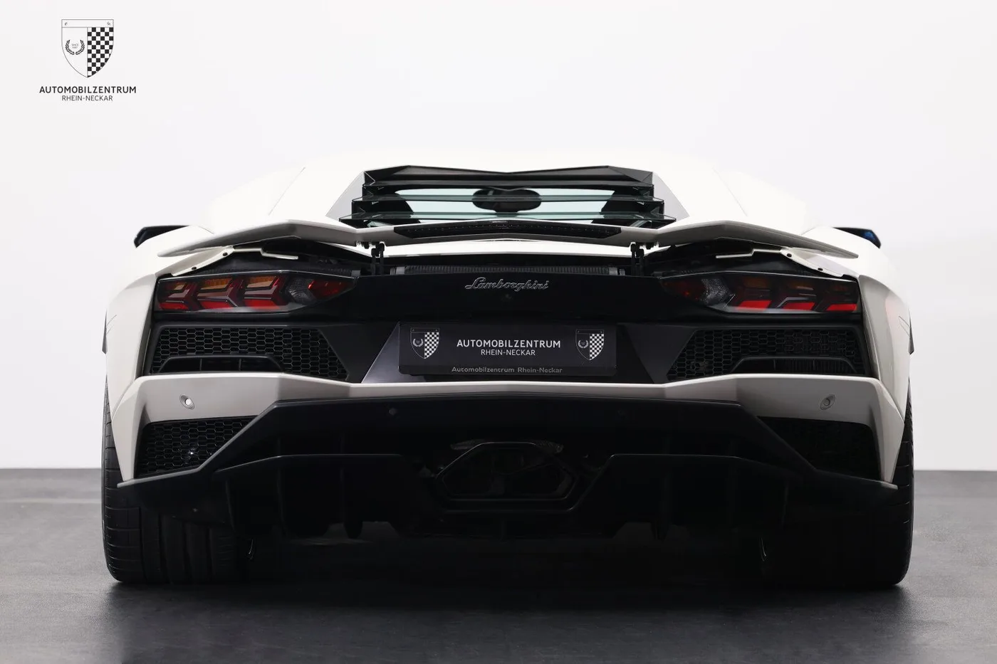 2017 Lamborghini Aventador S angeboten von einem Supersportwagenhändler in Viernheim, Deutschland, Foto 6 von 25