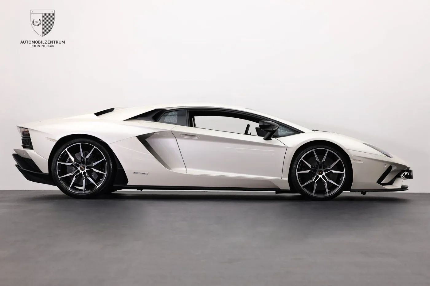 2017 Lamborghini Aventador S angeboten von einem Supersportwagenhändler in Viernheim, Deutschland, Foto 8 von 25