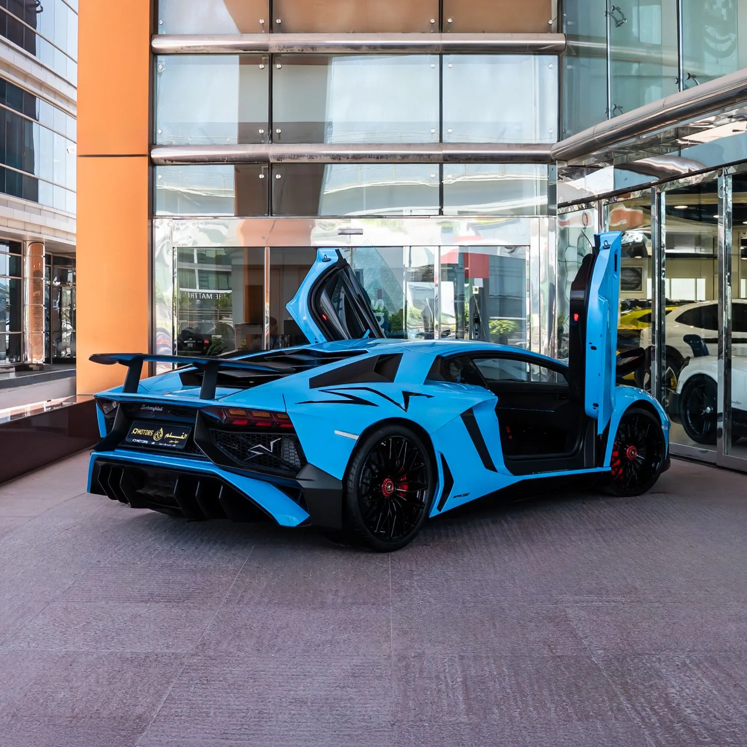 2017 Lamborghini Aventador SV proposée par un concessionnaire spécialisé à Dubai, Émirats arabes unis, photo 16 sur 27