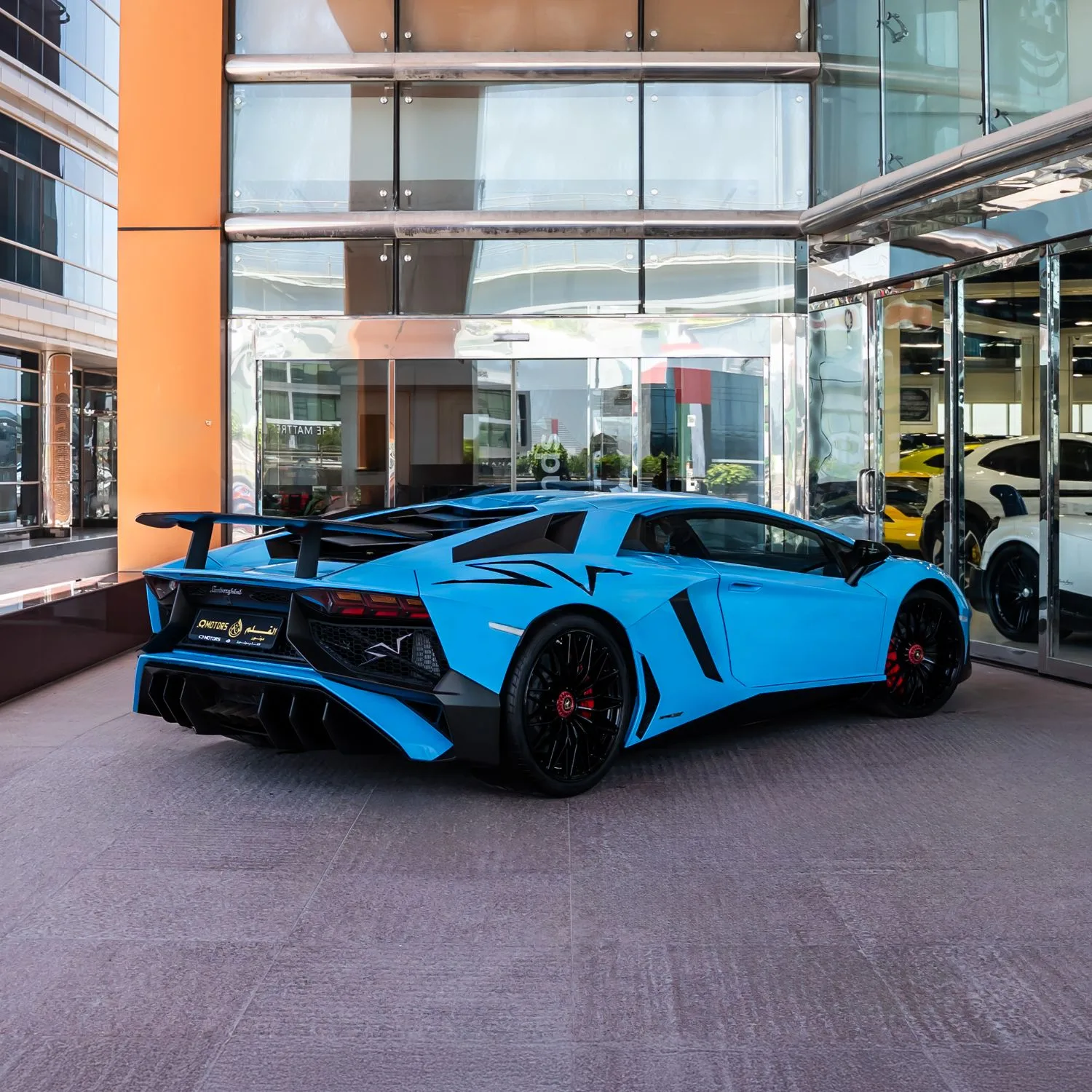 2017 Lamborghini Aventador SV proposée par un concessionnaire spécialisé à Dubai, Émirats arabes unis, photo 24 sur 27