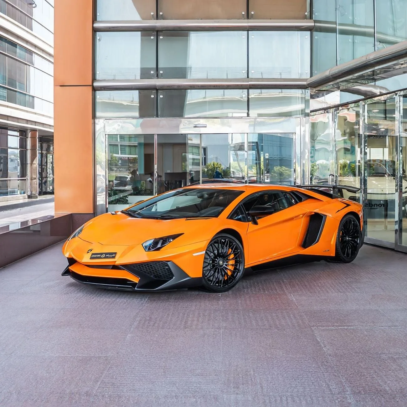2017 Lamborghini Aventador SV proposée par un concessionnaire spécialisé à Dubaï, Émirats arabes unis, photo principale