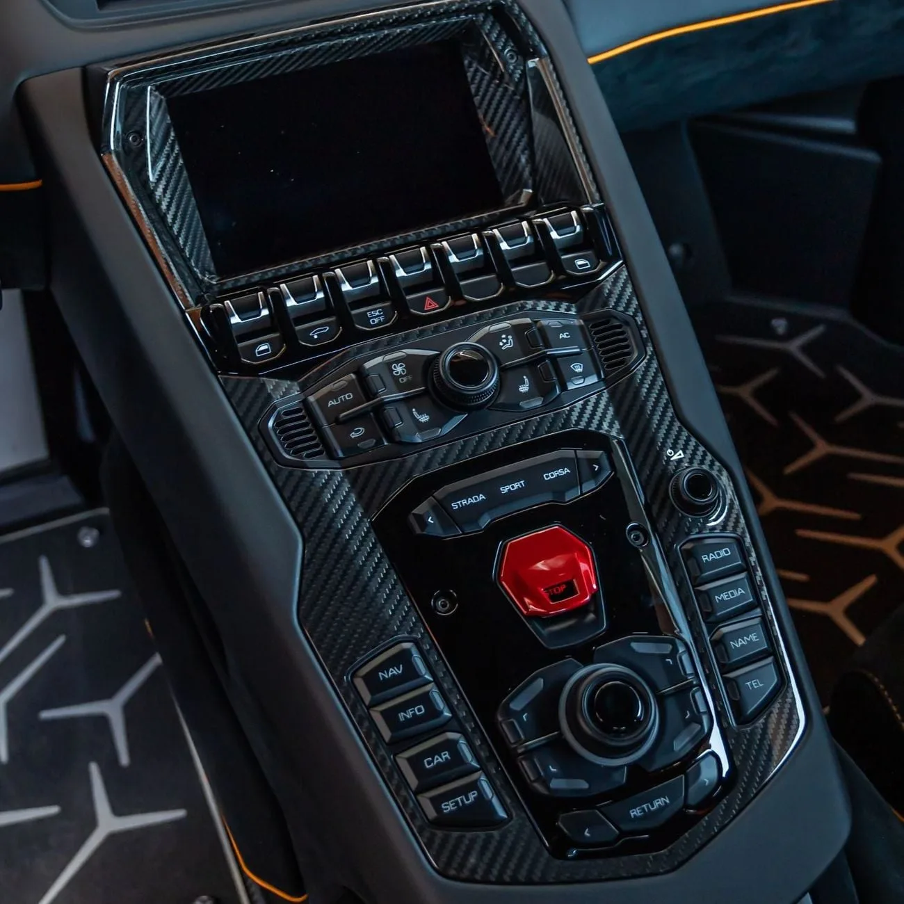 2017 Lamborghini Aventador SV, 13/26
