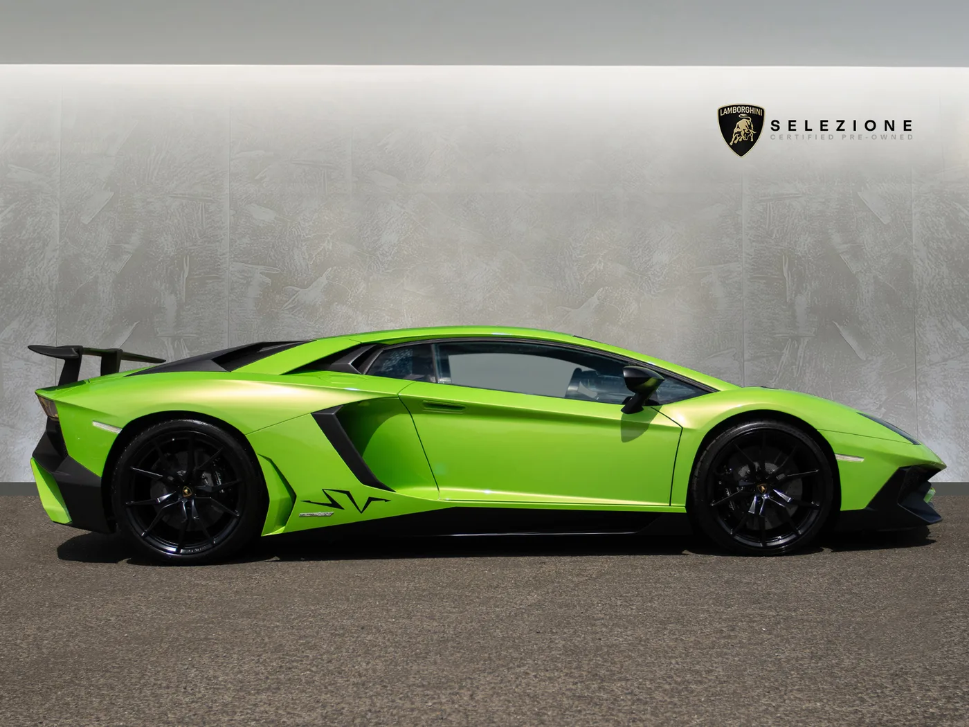 2017 Lamborghini Aventador SV LP 750-4 angeboten von einer Vertragshändlergruppe in Manchester, Vereinigtes Königreich, Foto 2 von 20