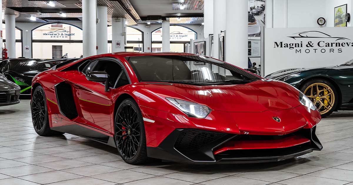 2017 Lamborghini Aventador SV LP 750-4 proposée par un concessionnaire spécialisé à Milan, Italie, photo principale
