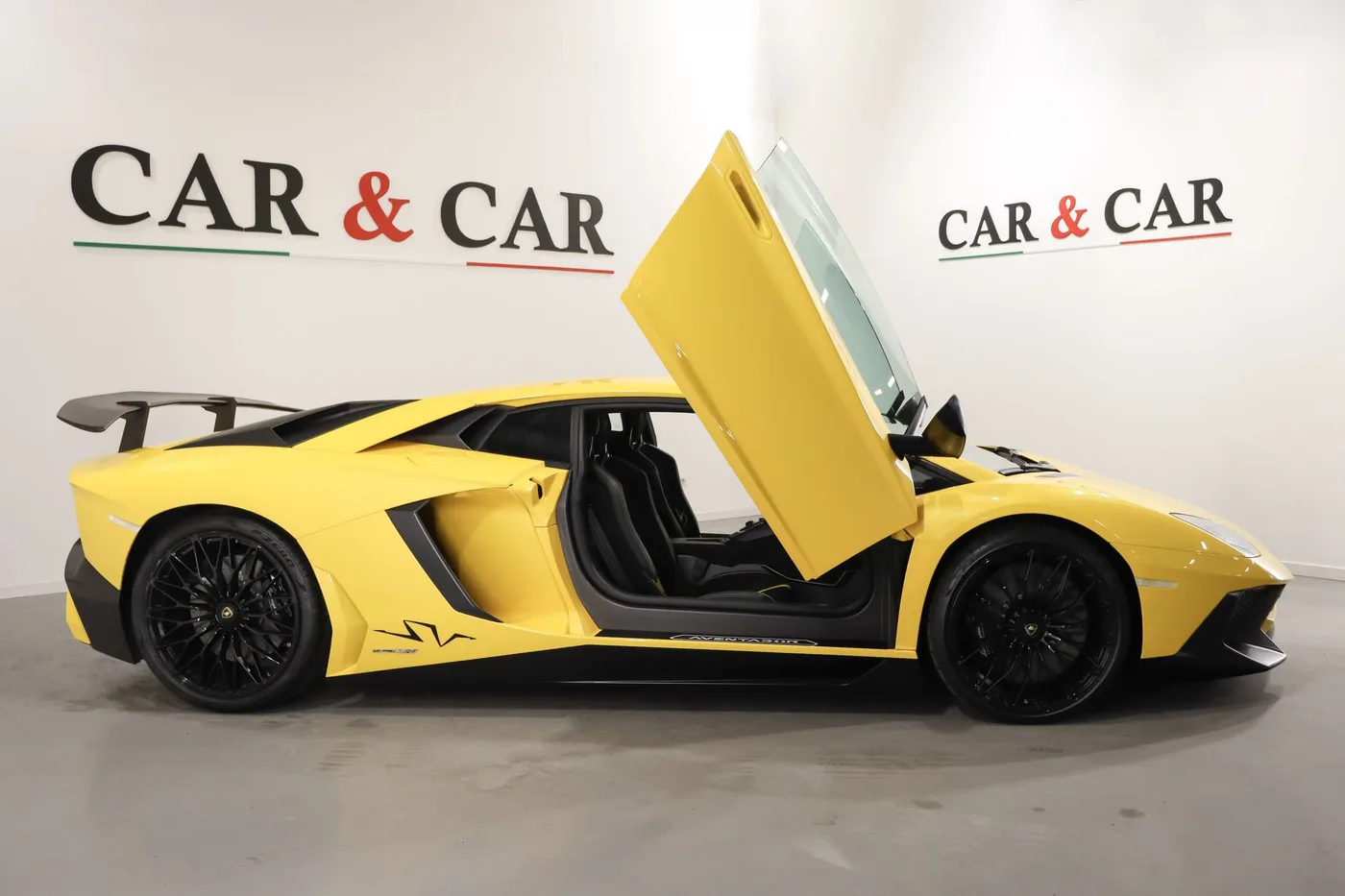 2017 Lamborghini Aventador SV LP 750-4 angeboten von einem Supersportwagenhändler in Zibido San Giacomo, Italien, Foto 5 von 25
