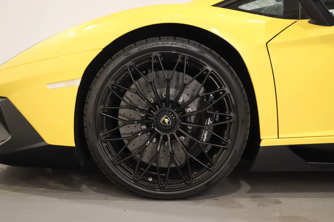 2017 Lamborghini Aventador SV LP 750-4 angeboten von einem Supersportwagenhändler in Zibido San Giacomo, Italien, Foto 6 von 25