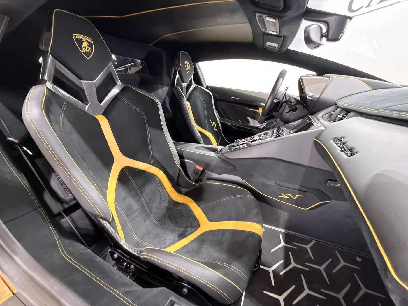 2017 Lamborghini Aventador SV LP 750-4 angeboten von einem Supersportwagenhändler in Zibido San Giacomo, Italien, Foto 11 von 25