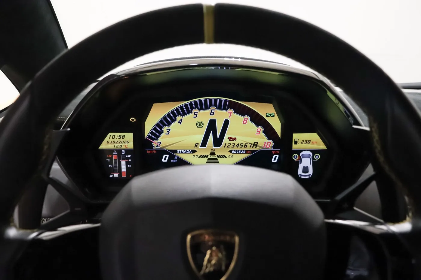 2017 Lamborghini Aventador SV LP 750-4 angeboten von einem Supersportwagenhändler in Zibido San Giacomo, Italien, Foto 14 von 25
